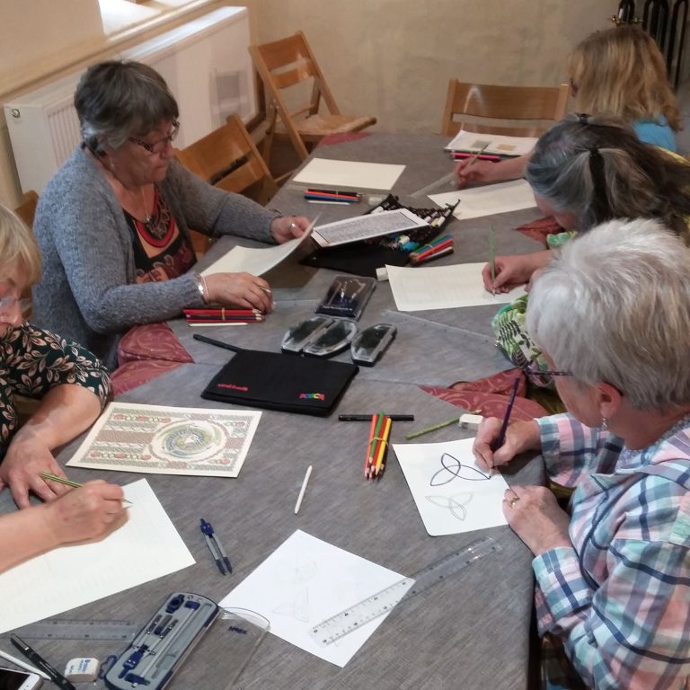 Student Showcase: Six week Celtic knotwork drawing course for beginners – week 6